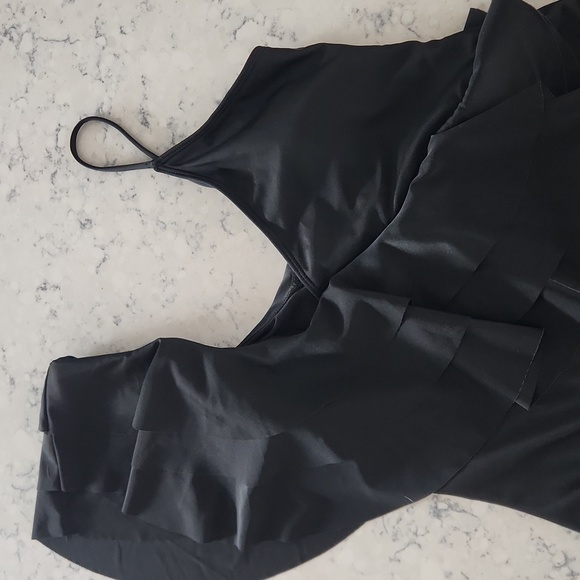 Black One-Shoulder Ruffle Swimsuit - Picture 5 of 14